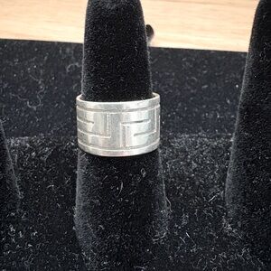 Silver Geometric Pattern Ring 9